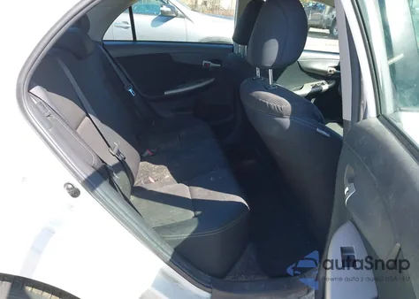 2012 Toyota Corolla S z USA, uszkodzony, nr VIN 2T1BU4EE5CC882396